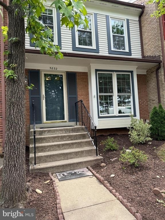 5832 Apsley House Court - Photo 39