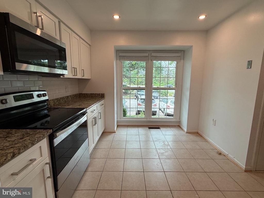 5832 Apsley House Court - Photo 5