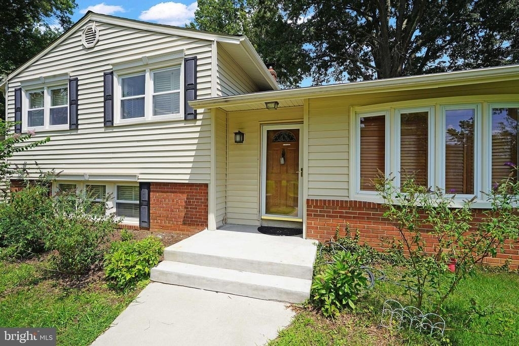 8905 Valley Forge Drive - Photo 3