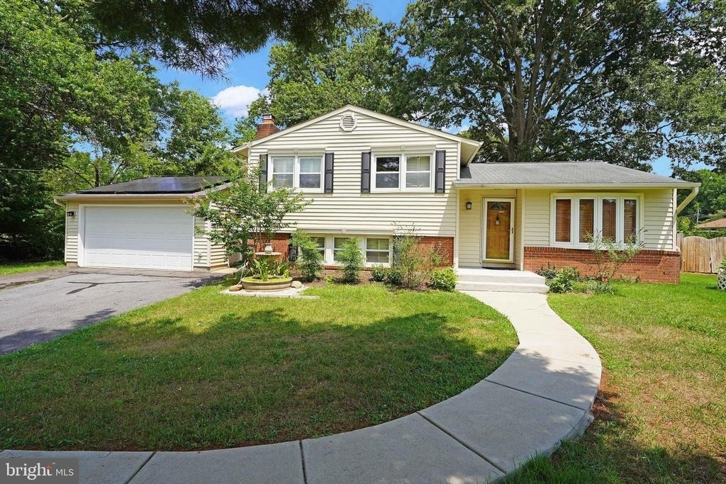 8905 Valley Forge Drive - Photo 2