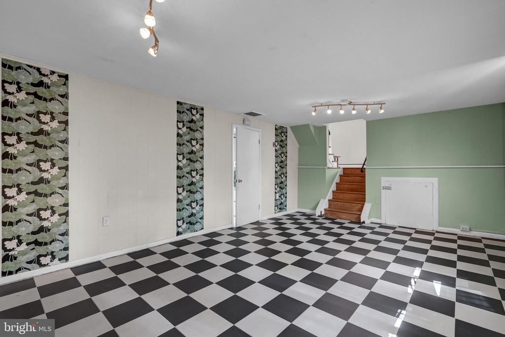 8905 Valley Forge Drive - Photo 21