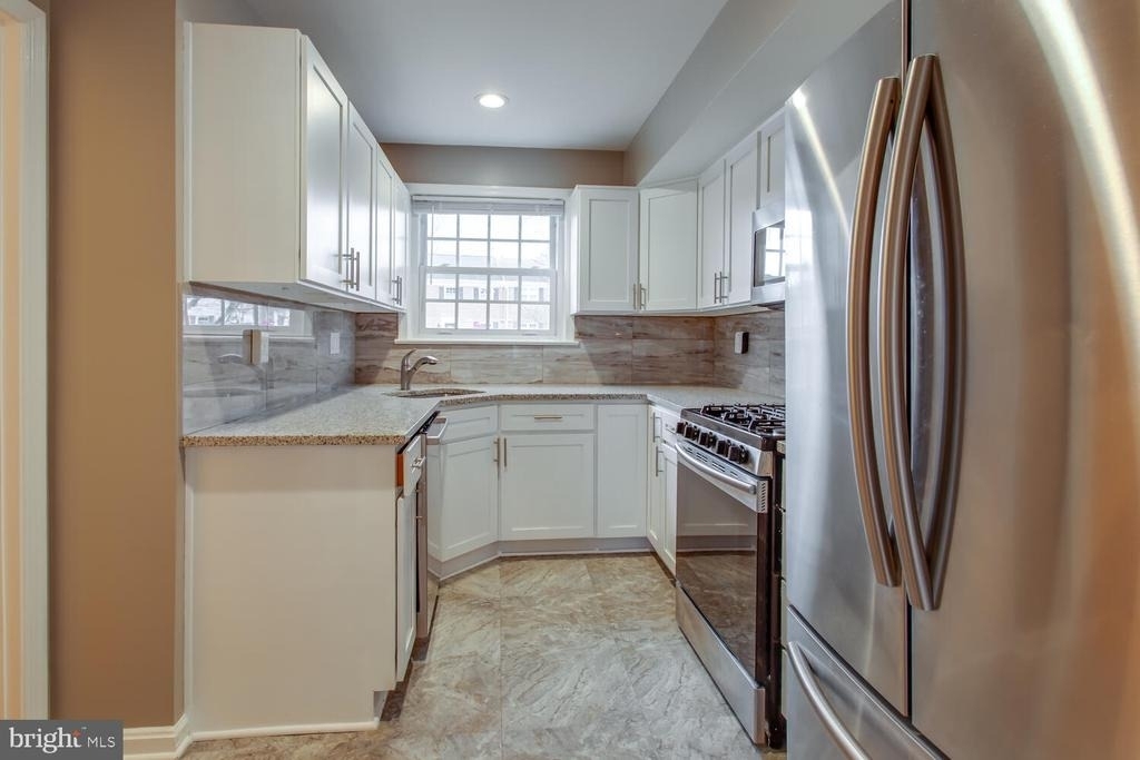 6063 Hardwick Place - Photo 4