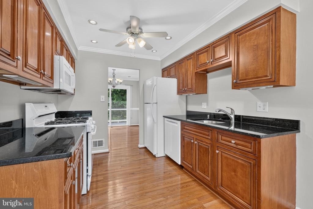 8006 Lady Lewis Court - Photo 13