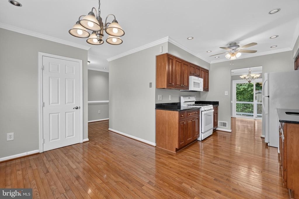 8006 Lady Lewis Court - Photo 15