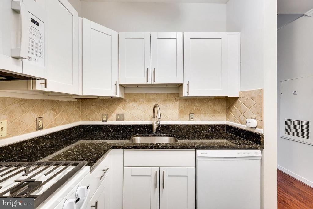 1645 International Drive - Photo 9