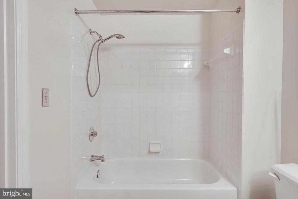 1645 International Drive - Photo 27
