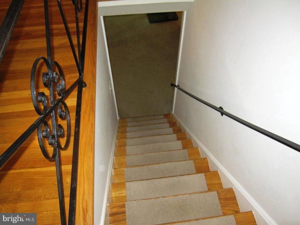 3913 Moss Drive - Photo 7
