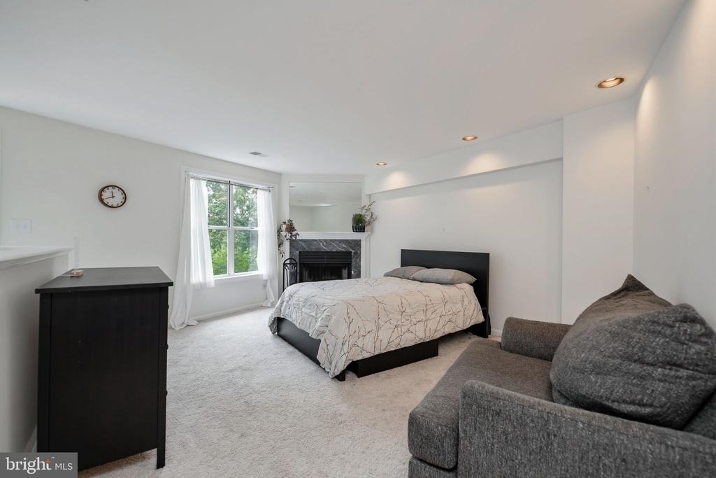 7317 Castleberg Court - Photo 14