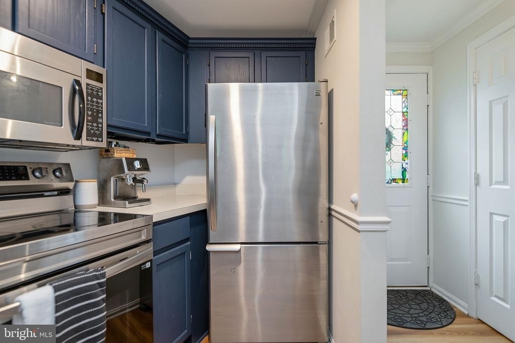 7317 Castleberg Court - Photo 4