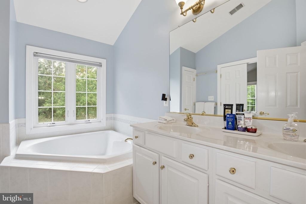 3826 Elmwood Towne Way - Photo 14