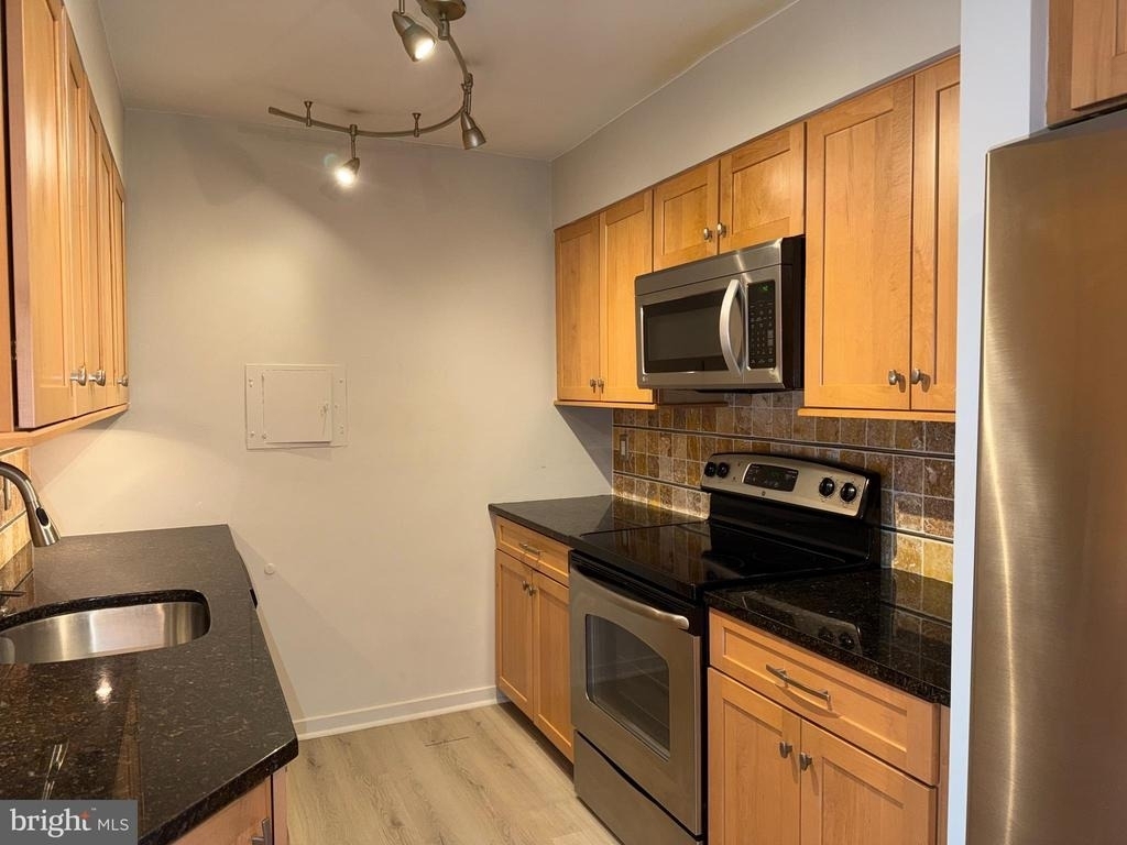 11400 Washington Plaza W - Photo 16