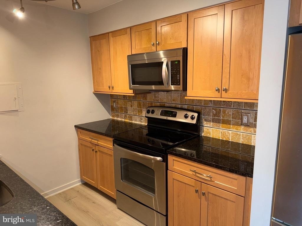 11400 Washington Plaza W - Photo 17