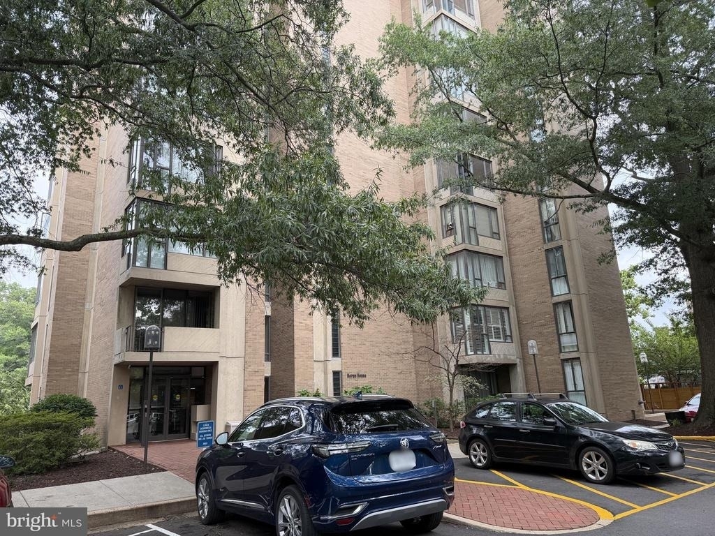 11400 Washington Plaza W - Photo 1