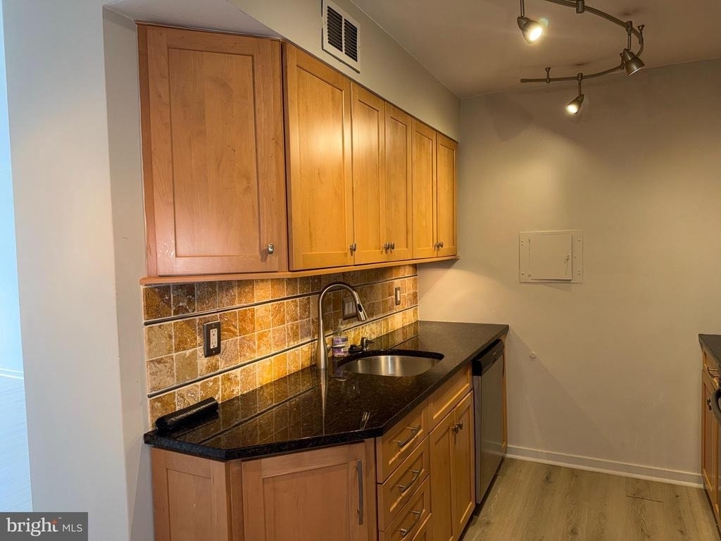 11400 Washington Plaza W - Photo 15