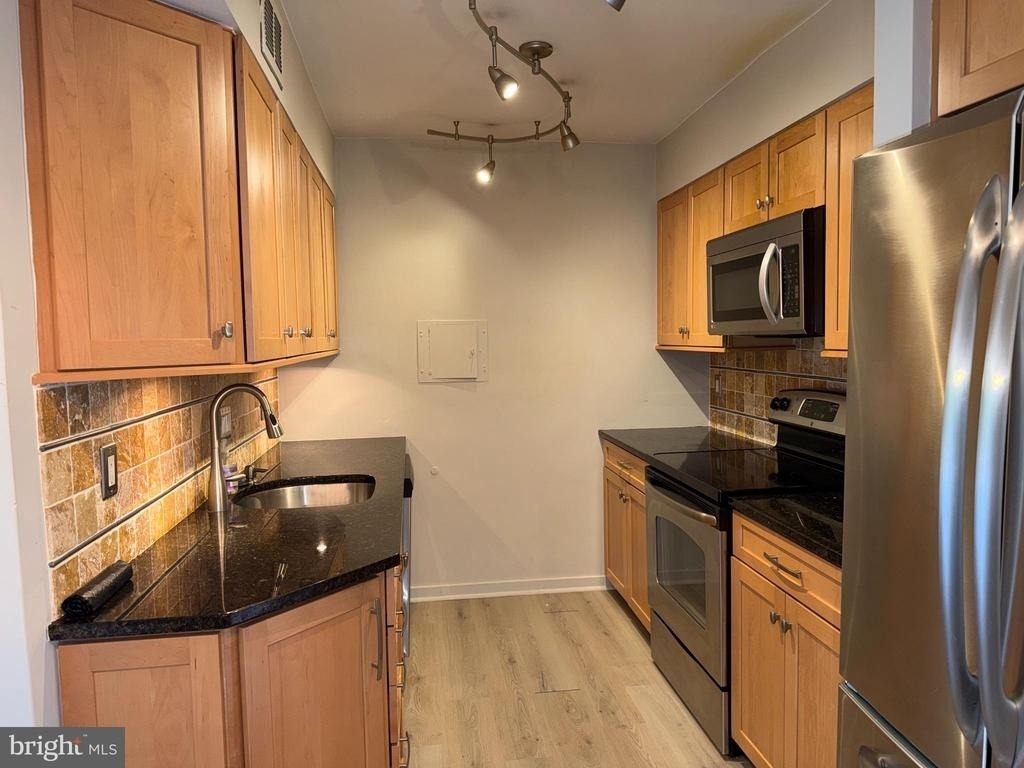 11400 Washington Plaza W - Photo 14