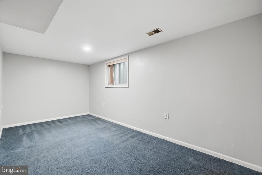 9018 Jersey Drive - Photo 17