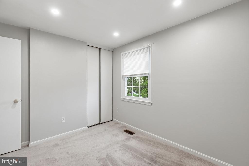 9018 Jersey Drive - Photo 13