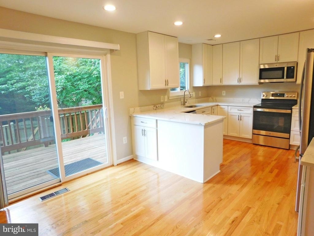 10315 Cherry View Court - Photo 6