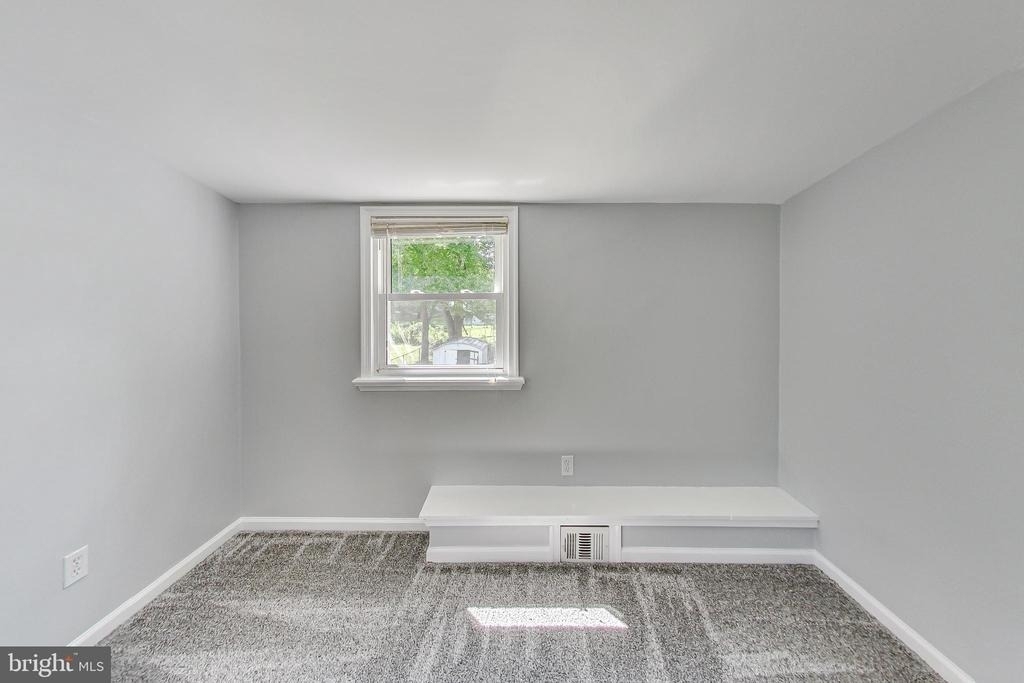 6641 Barrett Road - Photo 30