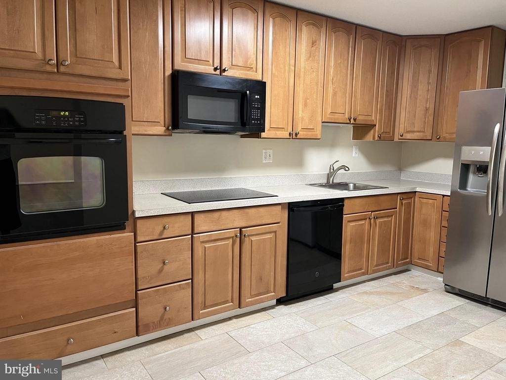 8350 Greensboro Drive - Photo 16