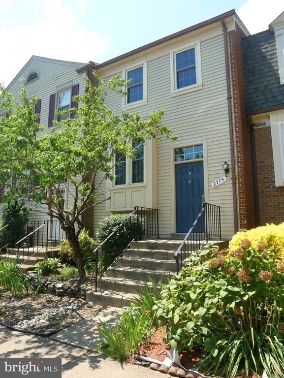 2774 Grovemore Lane - Photo 0