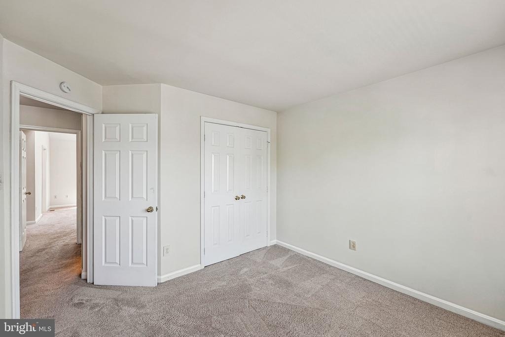 7059 Kings Manor Dr - Photo 18