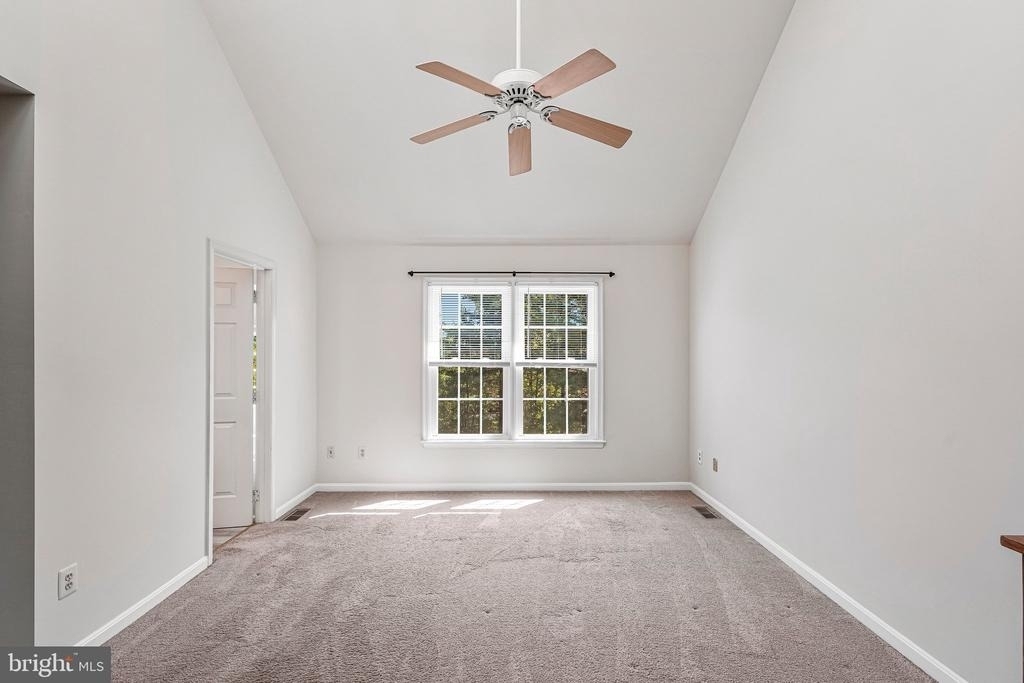 7059 Kings Manor Dr - Photo 9