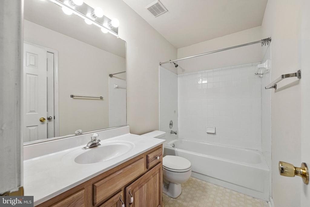7059 Kings Manor Dr - Photo 21