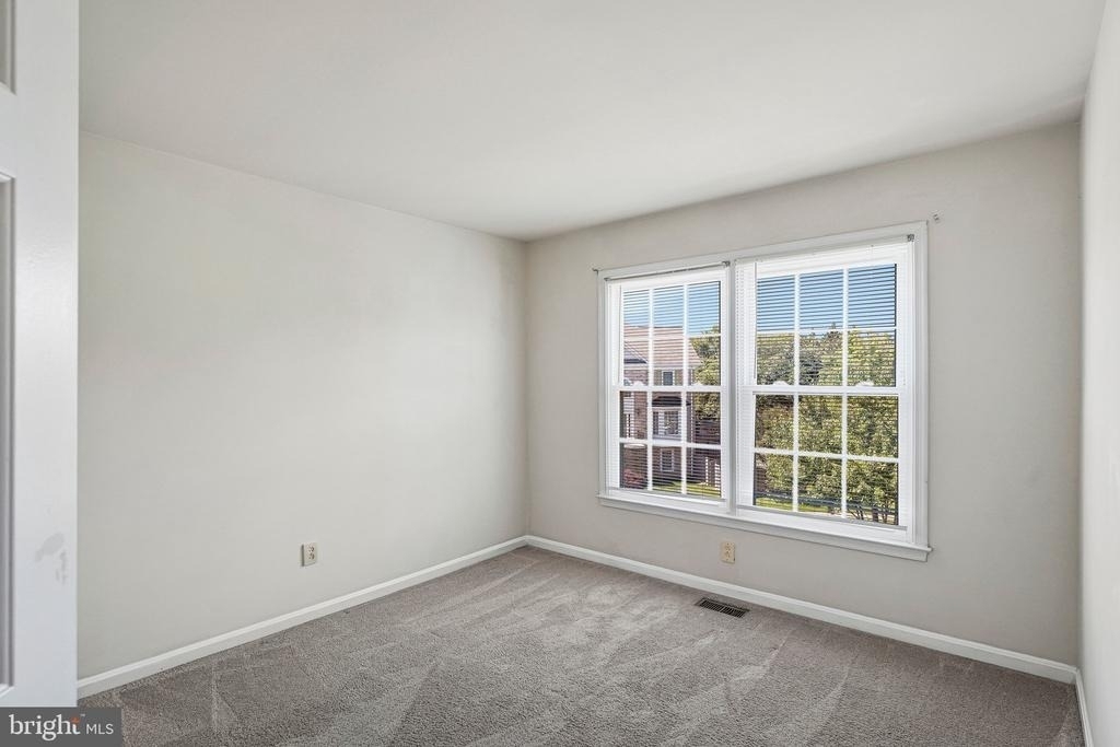 7059 Kings Manor Dr - Photo 17