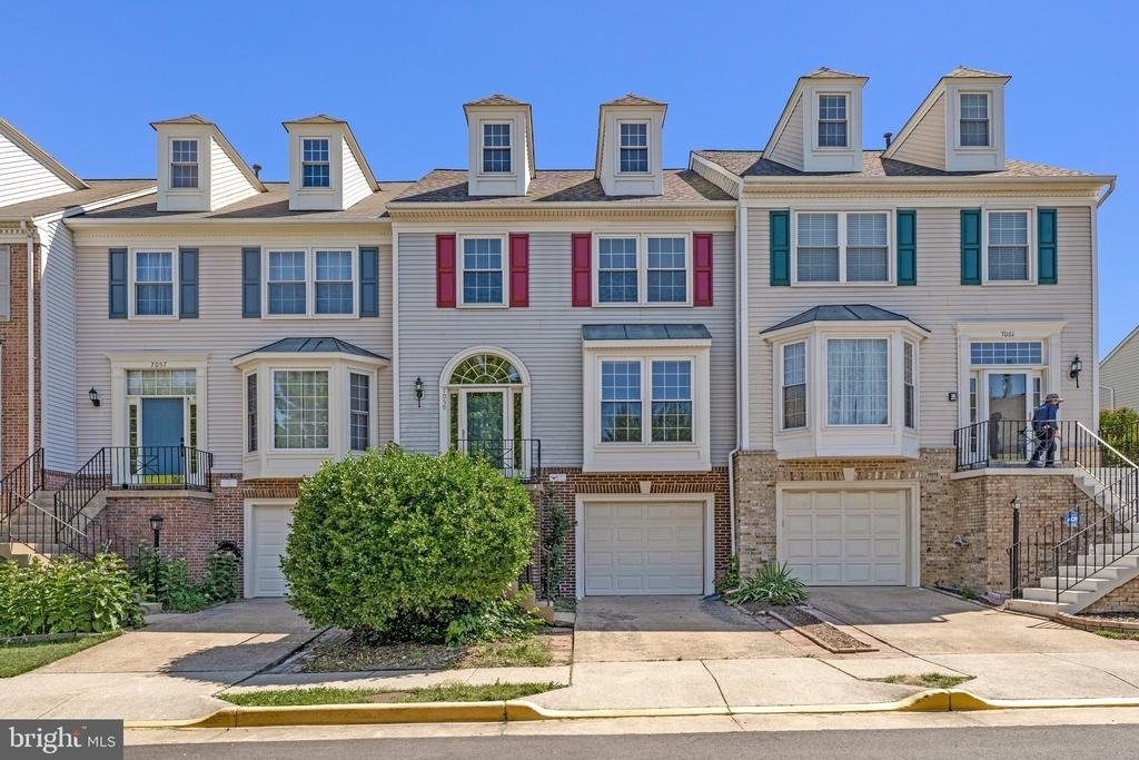 7059 Kings Manor Dr - Photo 0
