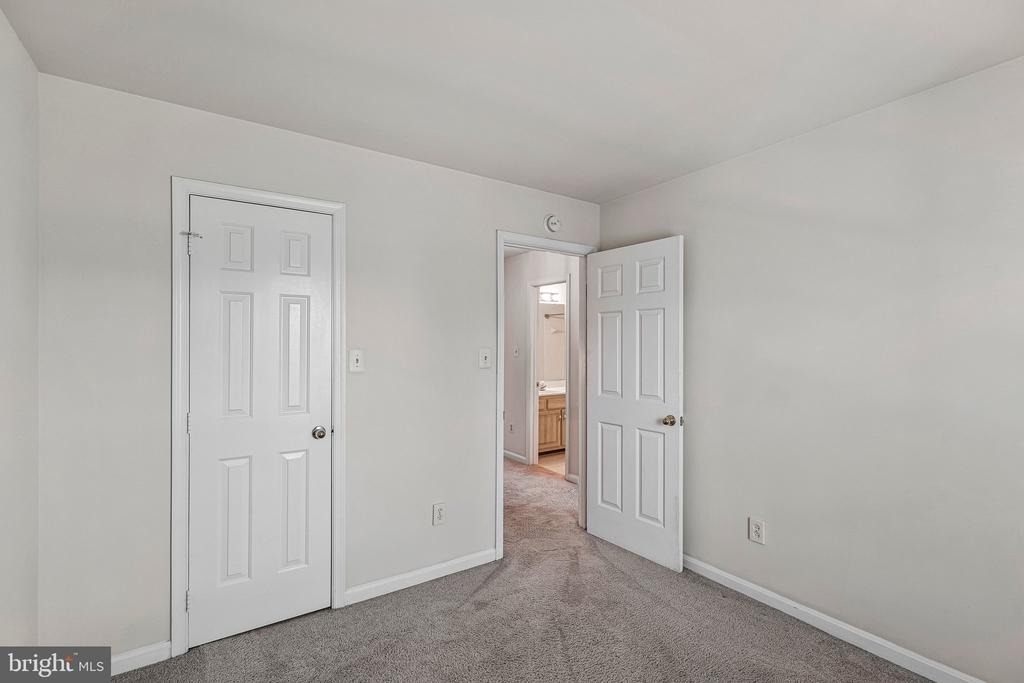 7059 Kings Manor Dr - Photo 20