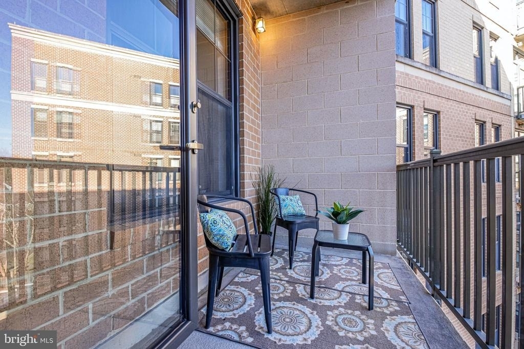 444 W Broad Street - Photo 16