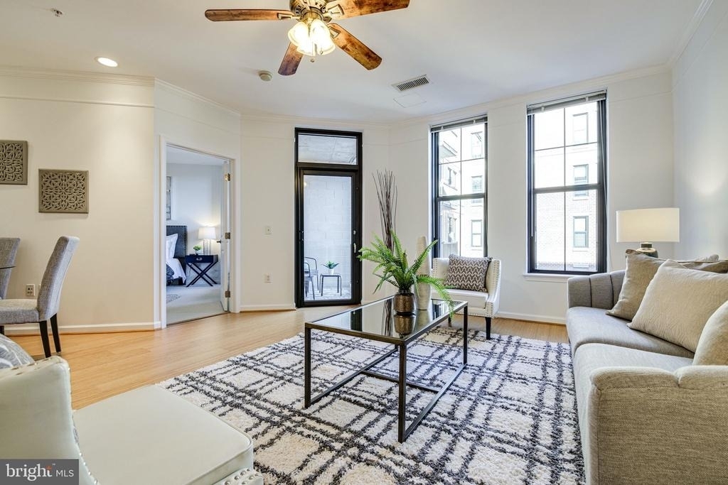 444 W Broad Street - Photo 8