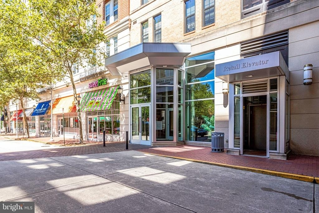 444 W Broad Street - Photo 18
