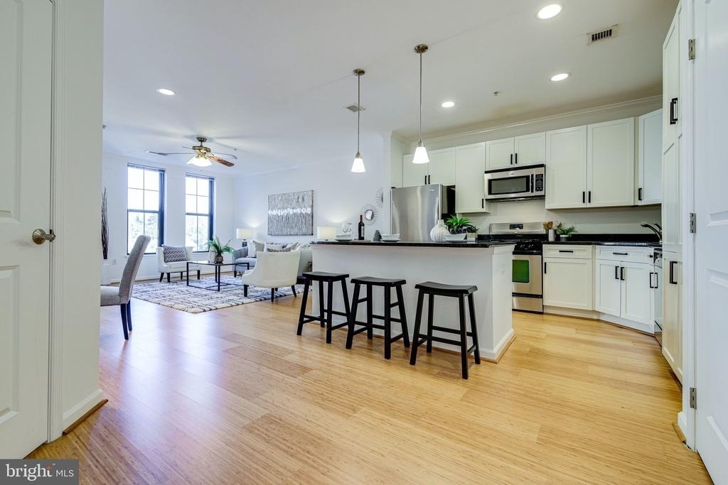444 W Broad Street - Photo 5