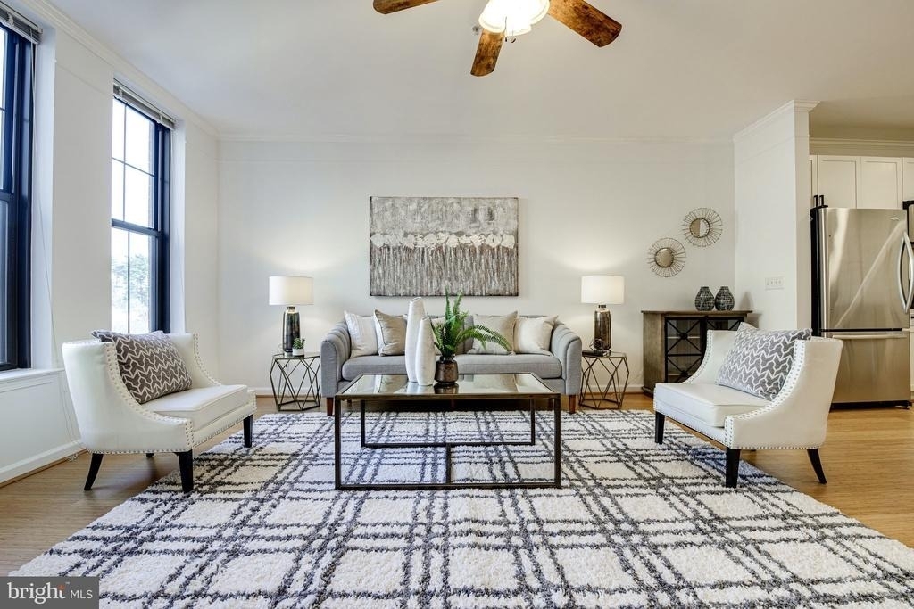 444 W Broad Street - Photo 0