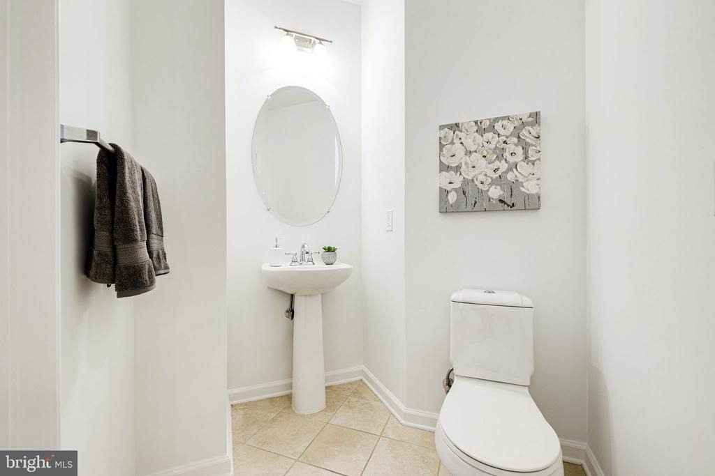 444 W Broad Street - Photo 7