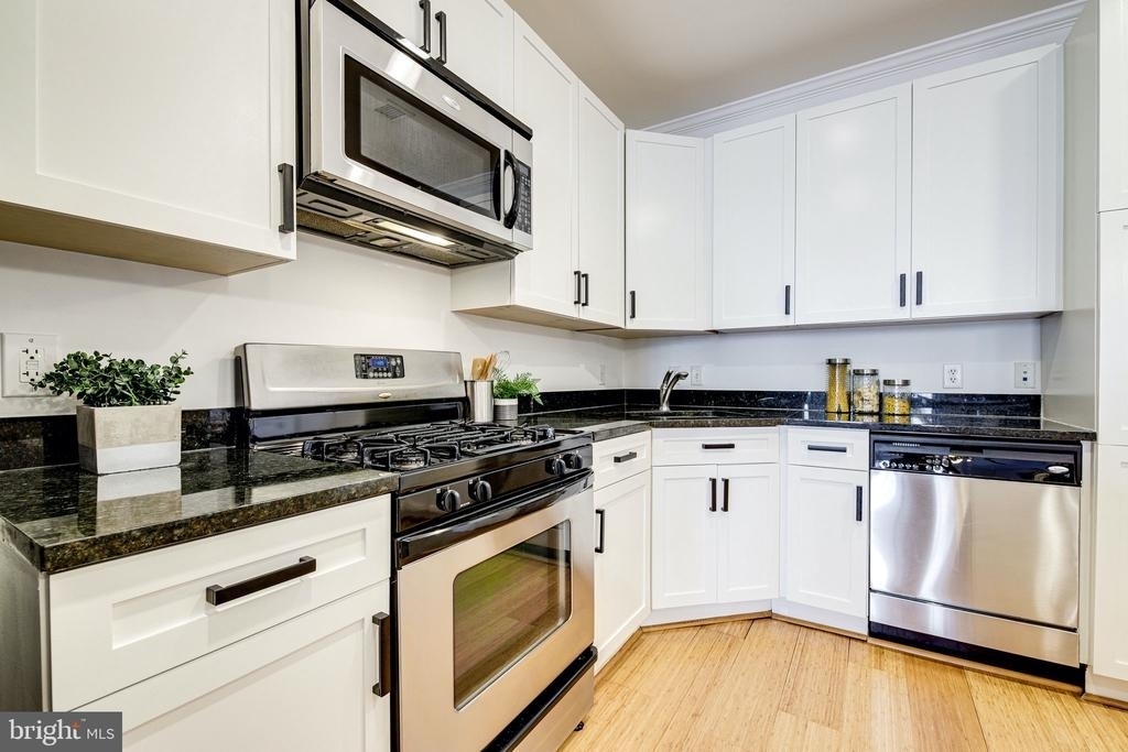 444 W Broad Street - Photo 4