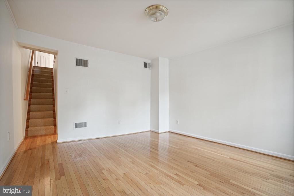 1121 Prince Street - Photo 4
