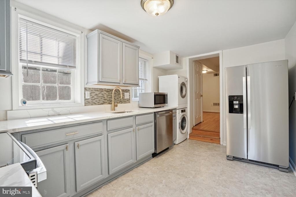1121 Prince Street - Photo 7