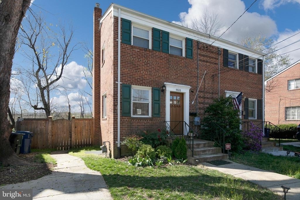 4428 Vermont Avenue - Photo 4