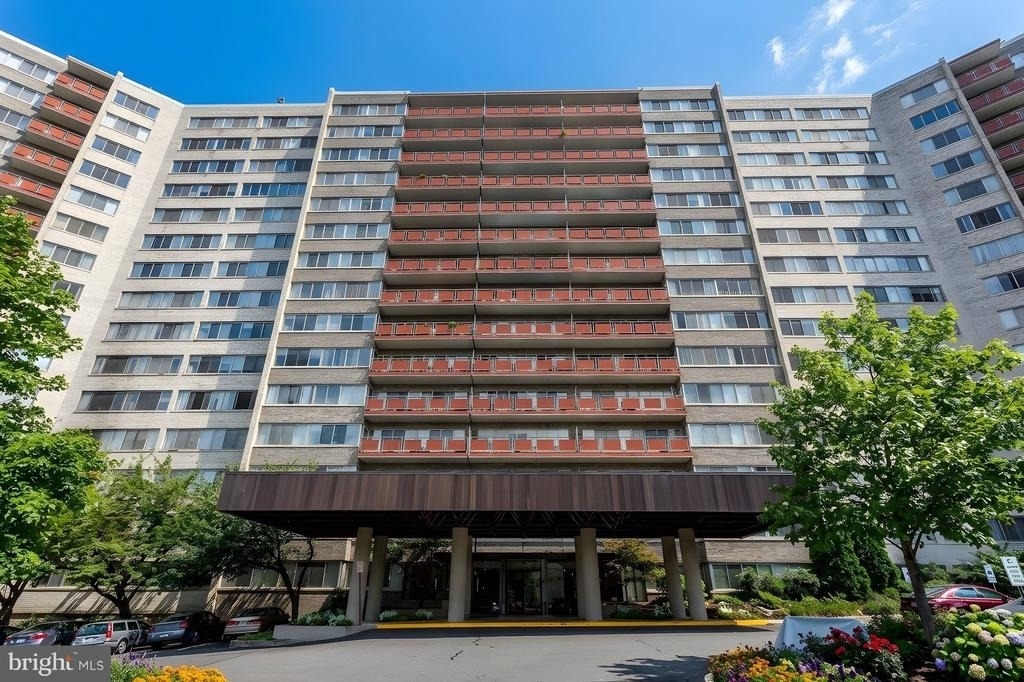5340 Holmes Run Parkway - Photo 1