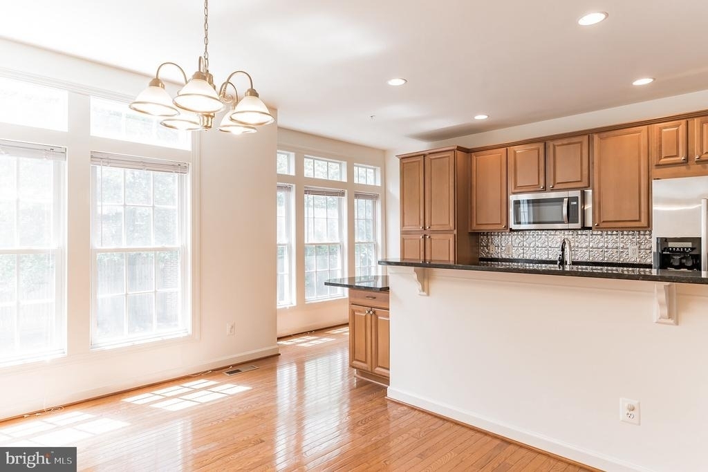 908 W Glebe Road - Photo 6