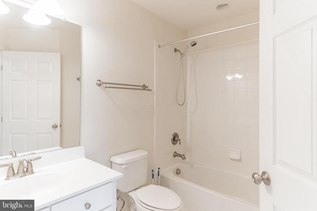 908 W Glebe Road - Photo 25