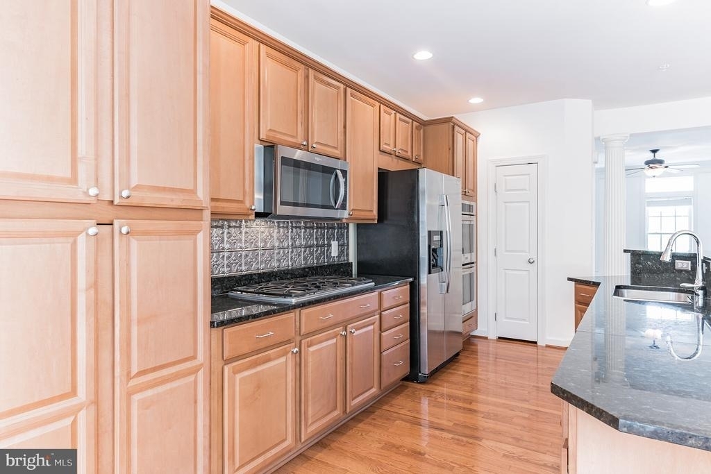908 W Glebe Road - Photo 8