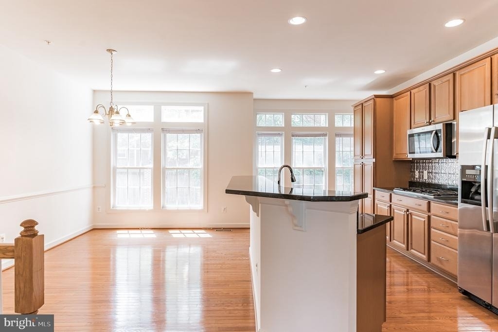 908 W Glebe Road - Photo 5