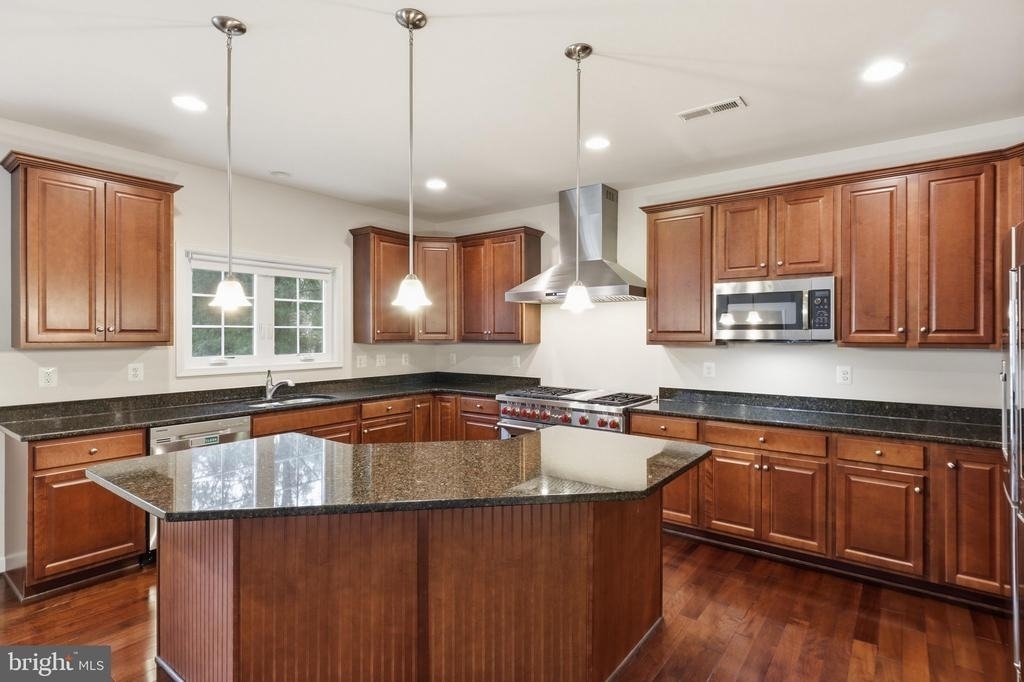 5502 16th Street N - Photo 5