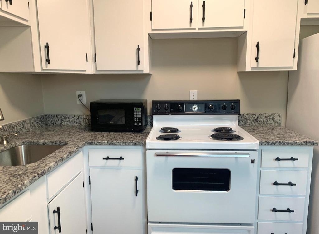 738 N Wakefield Street - Photo 8