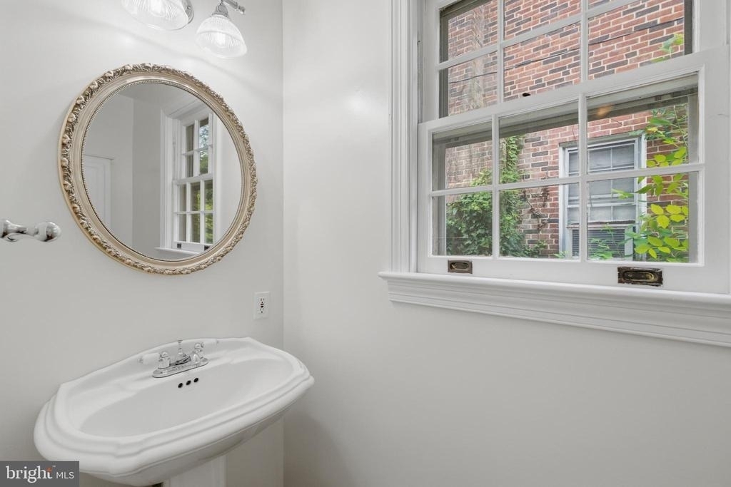 4403 19th Street N - Photo 11