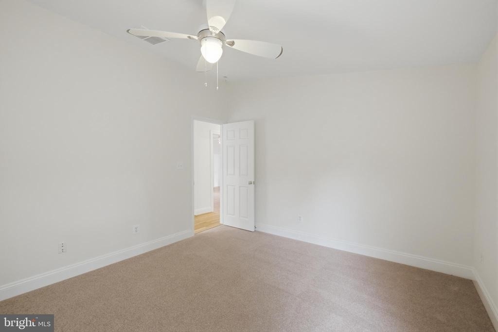 4403 19th Street N - Photo 32